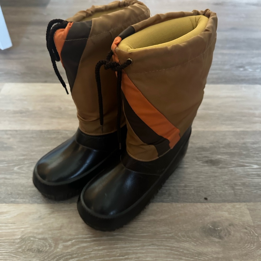 Vintage snow boots